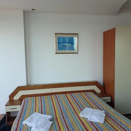 Family Elit 2* Китен